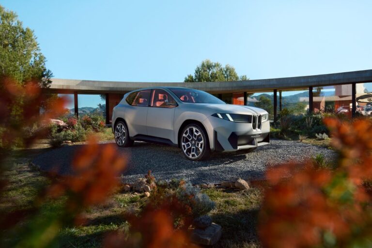2026-bmw-ix3-exterior-111-65fb2f939f98b